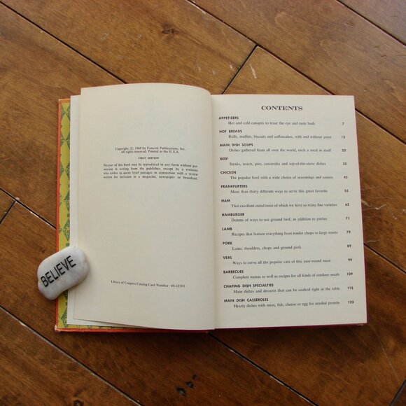 Vintage Woman's Day Collector's Cook Book 1960 Retro Cute Colour Pics 1st Ed - Picture 5 of 13